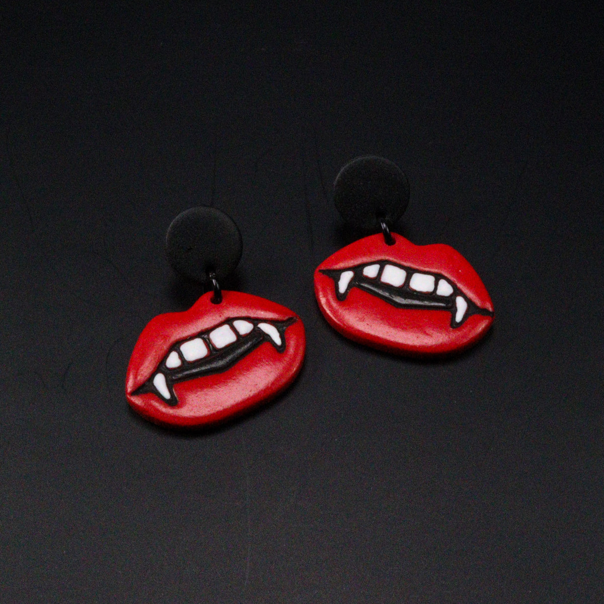Vampy Pouts *Choose Your Color*