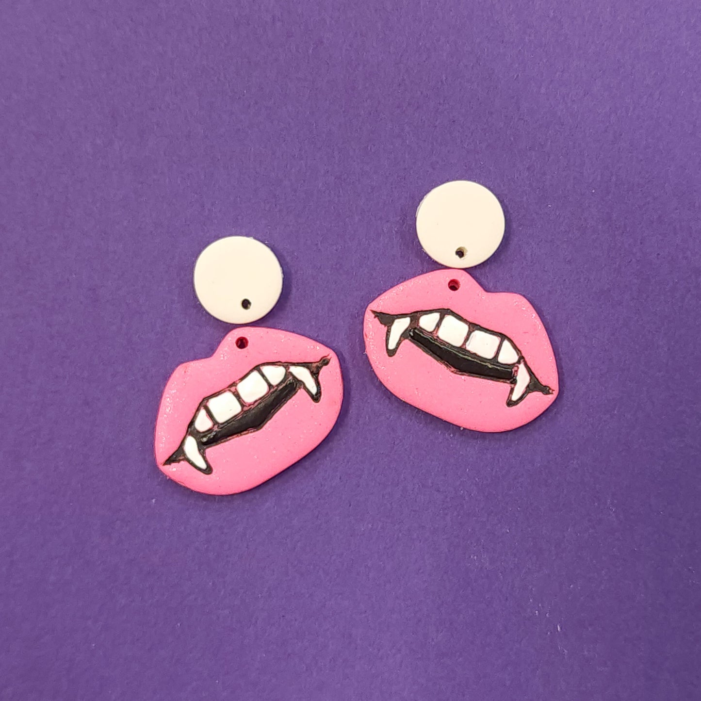 Vampy Pouts *Choose Your Color*