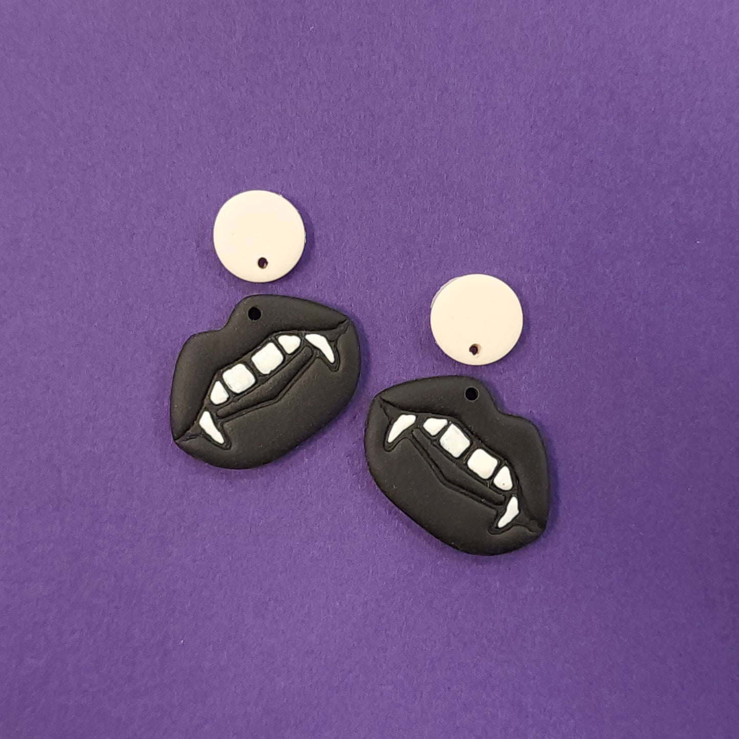 Vampy Pouts *Choose Your Color*